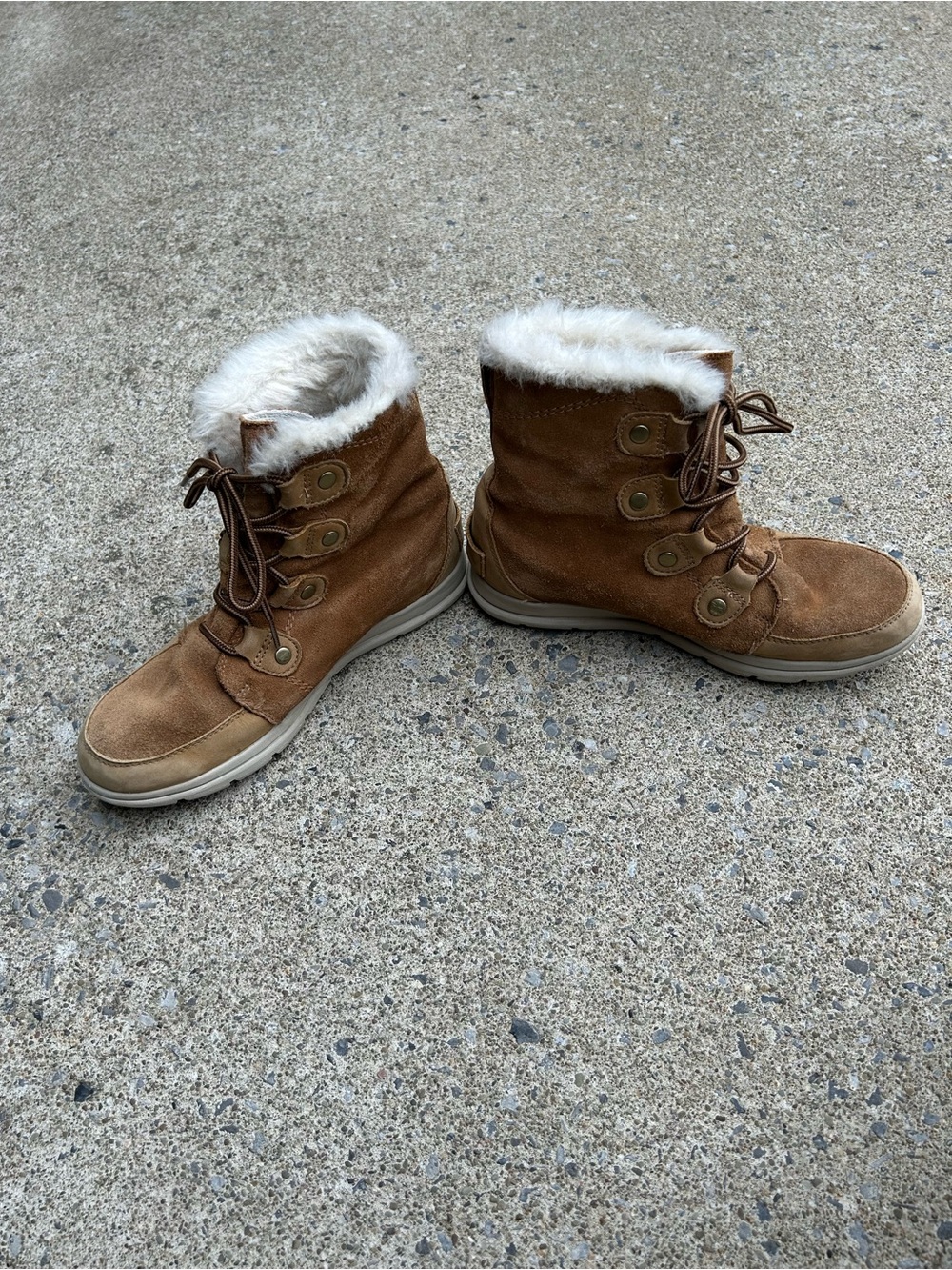 Sorel Explorer Joan Boots, Suede Leather Upper and a Soft Faux Fur Collar